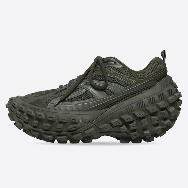 Balenciaga Defender Sneakers 685613W2RA63000