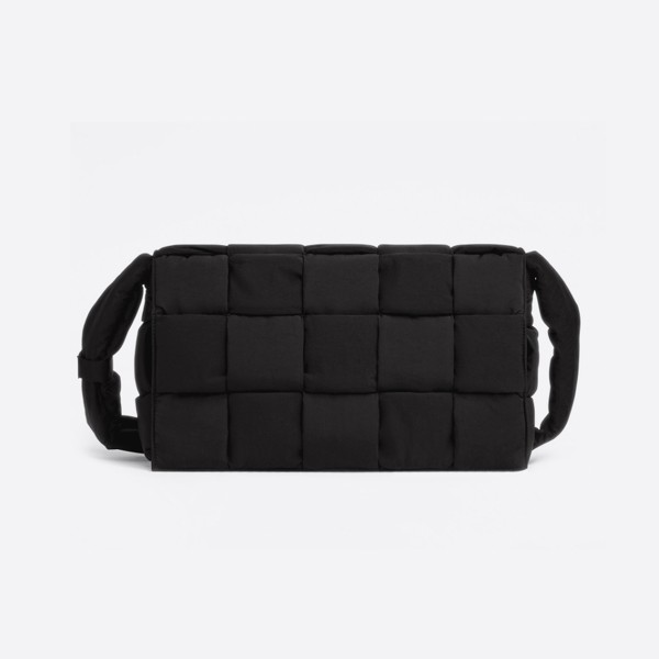 Bottega Veneta Maxi Padding Tech Cassette, Black, 690133VBO818803