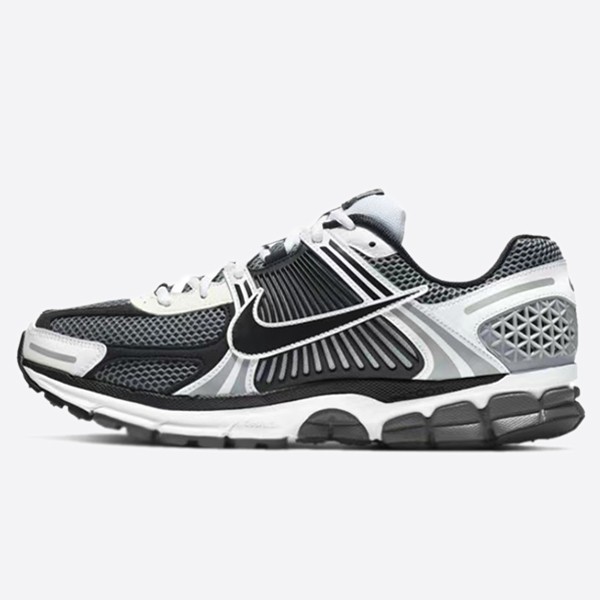 Nike Zoom Vomero 5 