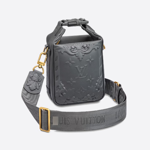 Louis Vuitton Cruiser Messenger M21812