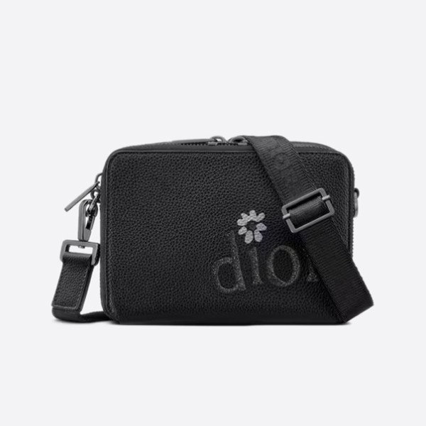 BY ERL Strap Pouch in Black Grained Calfskin Leather (2ESBC119SER_H03E)