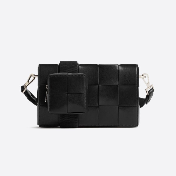 Versatile cassette with strap. Color: Black. 741777V2XU18803