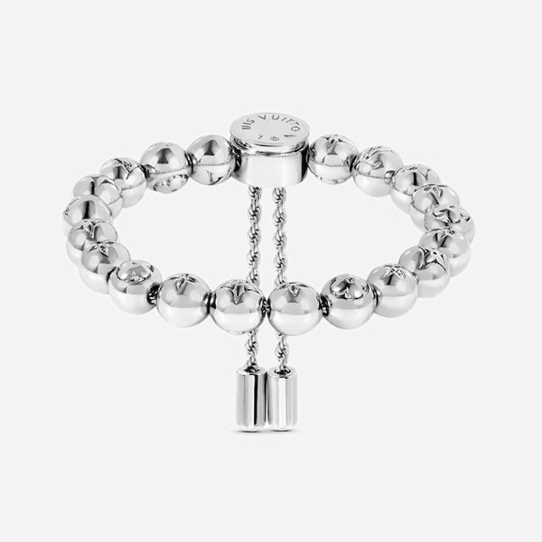 Pearl bracelet with engraved monogram in silver