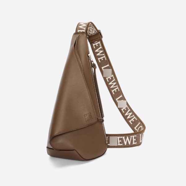 Anton Slingback - Soft and supple calfskin and jacquard. Color: Winter Brown. B511A09X10