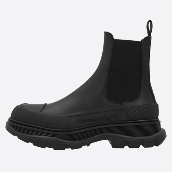Alexander McQueen Tread Slick Chelsea Boot in Black 705672WHZ611081