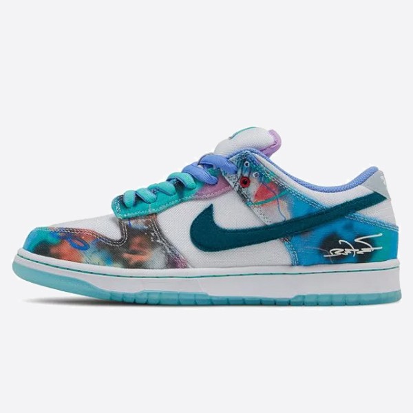 Futura x Nike SB Dunk Low 