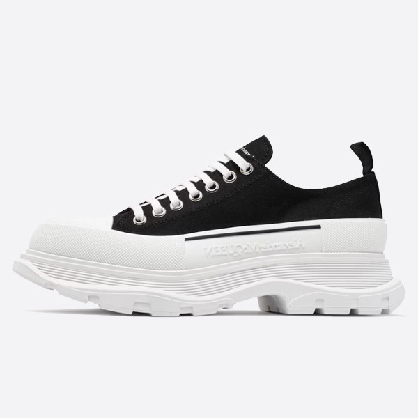 Alexander McQueen Tread Slick Lace-Up 'Black and White'