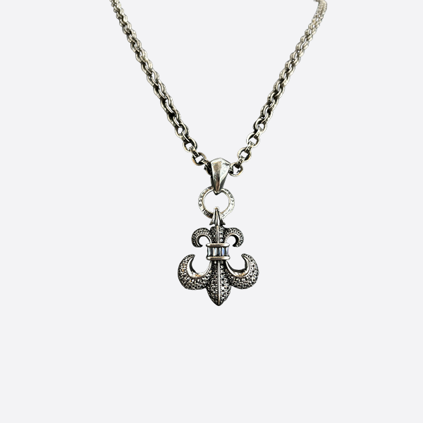 クロムハーツ 925スターリングシルバー ダイヤモンド スカウトフラワーペンダント 101662724